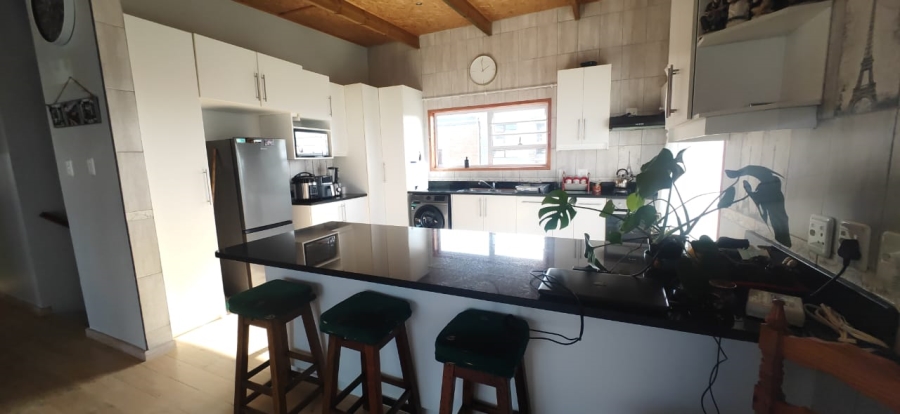 5 Bedroom Property for Sale in Seemeeu Park Western Cape